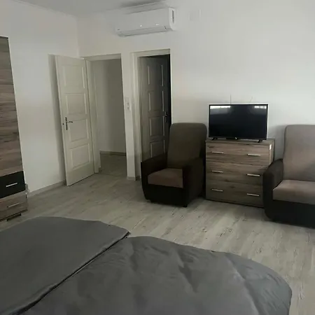 Szitakoeto Vendeghaz * Szatmárcseke