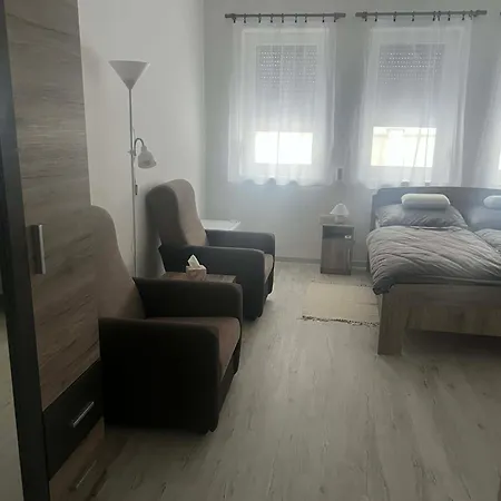 Szitakoeto Vendeghaz Apartmán *